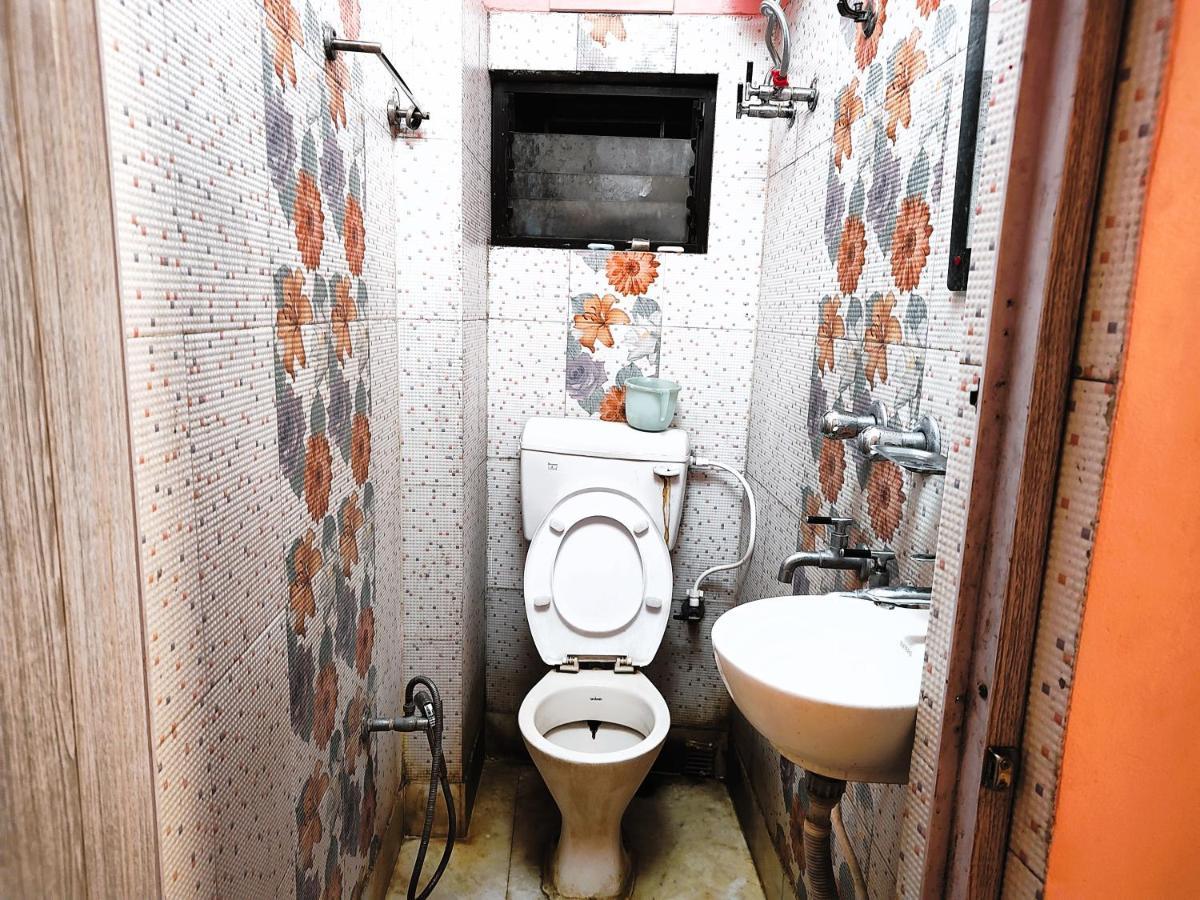 כלכותה Staymaker Tirupati Guest House מראה חיצוני תמונה