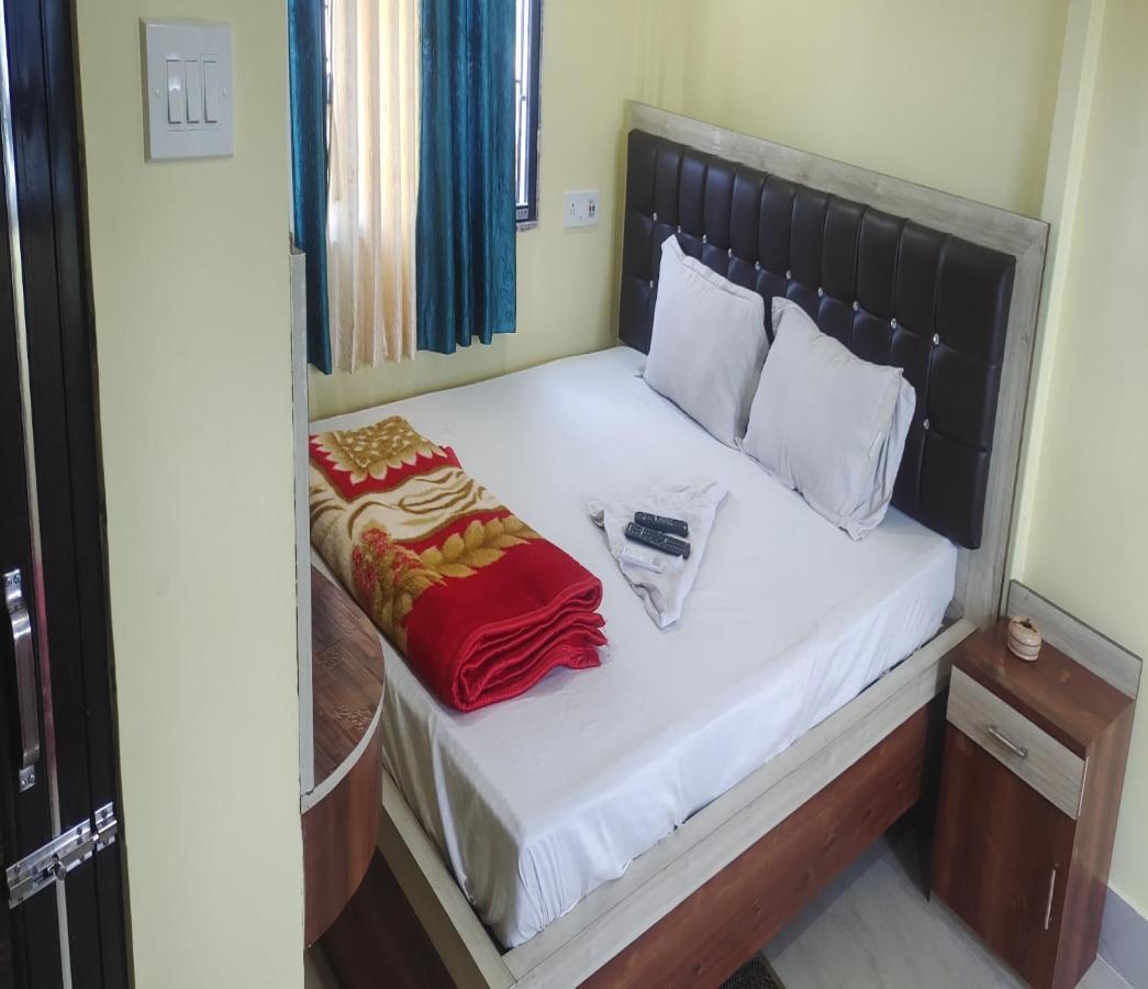 כלכותה Staymaker Tirupati Guest House מראה חיצוני תמונה