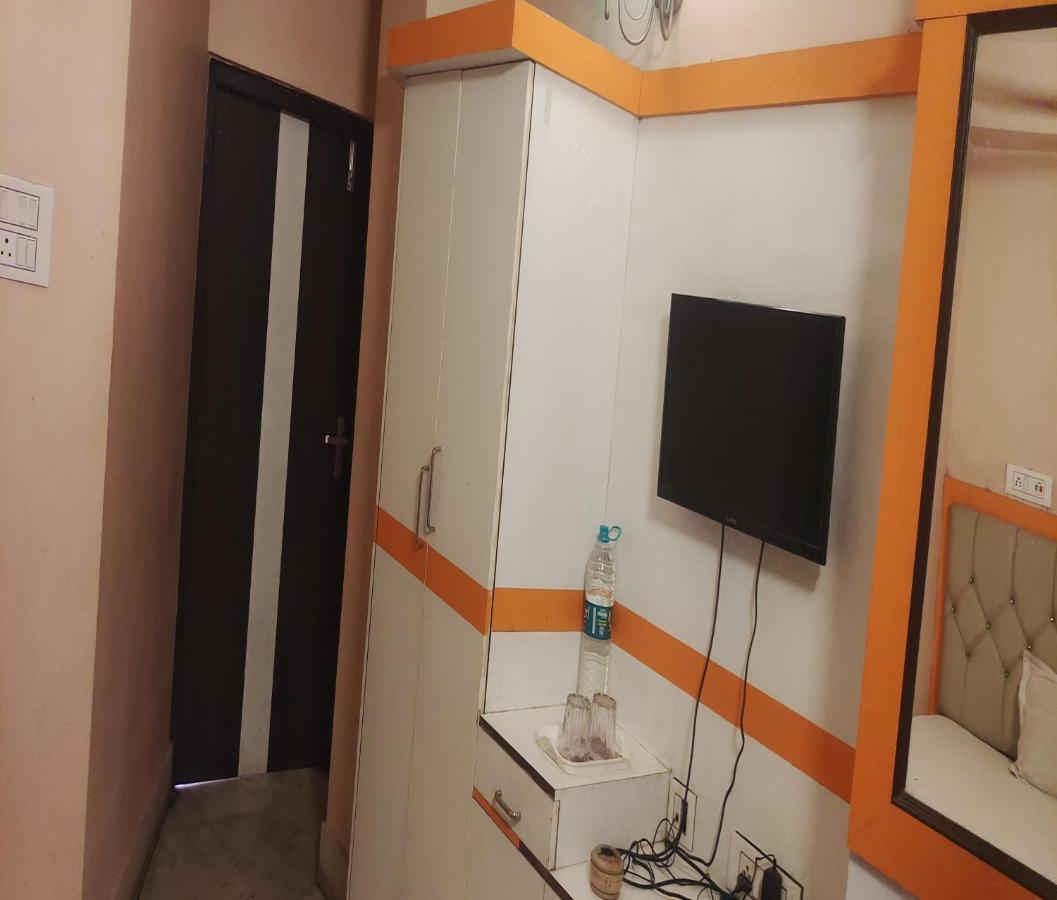 כלכותה Staymaker Tirupati Guest House מראה חיצוני תמונה