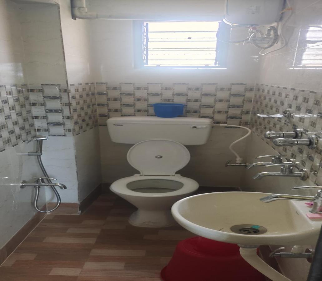 כלכותה Staymaker Tirupati Guest House מראה חיצוני תמונה